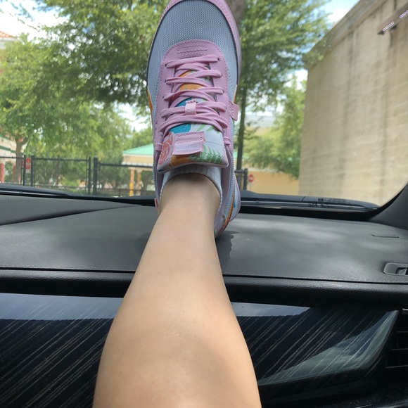 Puma sneakers - Picture 2 of 4